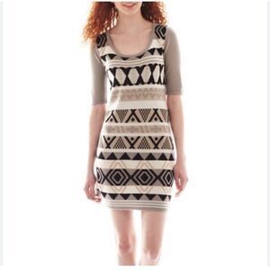 TO Sweaters Medium Geometric Design Black Gray Brown Cream